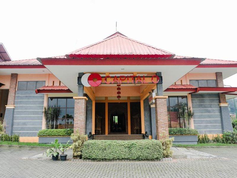 Capital O 892 Grand Pujon View Hotel And Resort Batu  Kültér fotó